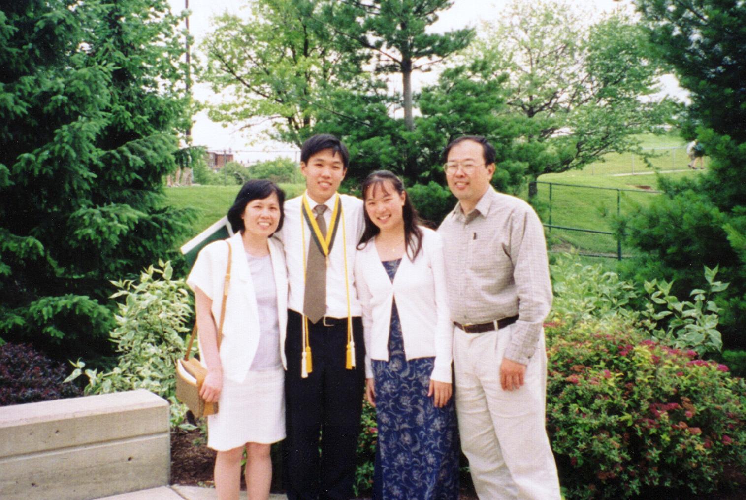 A family on vacation; Actual size=180 pixels wide